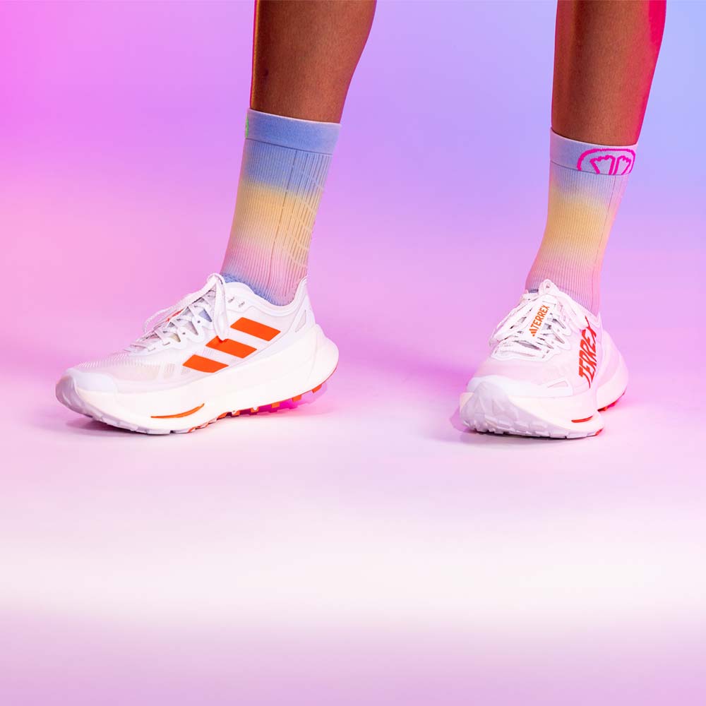 sidas-run-motion-crew-tie-dye-calzini-trail-running-caitlin-fielder image 6