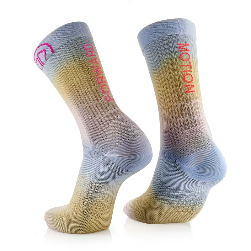 sidas-run-motion-crew-tie-dye-calzini-trail-running-caitlin-fielder image 5