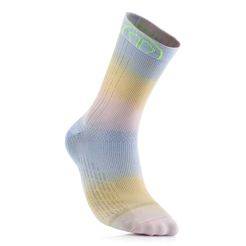 sidas-run-motion-crew-tie-dye-calzini-trail-running-caitlin-fielder image 7