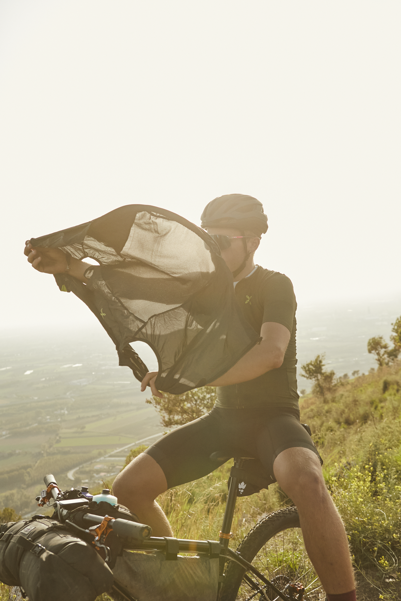 montura-rando-cycling-gilet-antivento-bici-pro-meteo-airtastic image 2