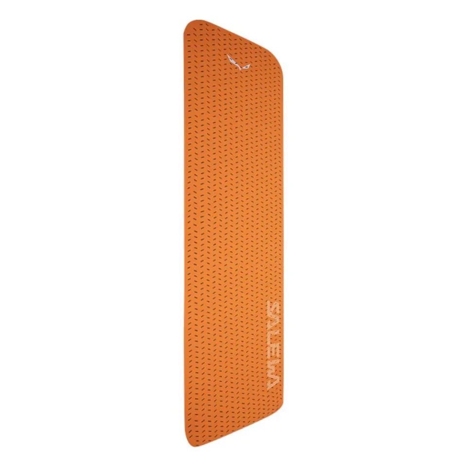 salewa-diadem-light-materassino-stuoia-4-stagioni-arancione-uni image 1