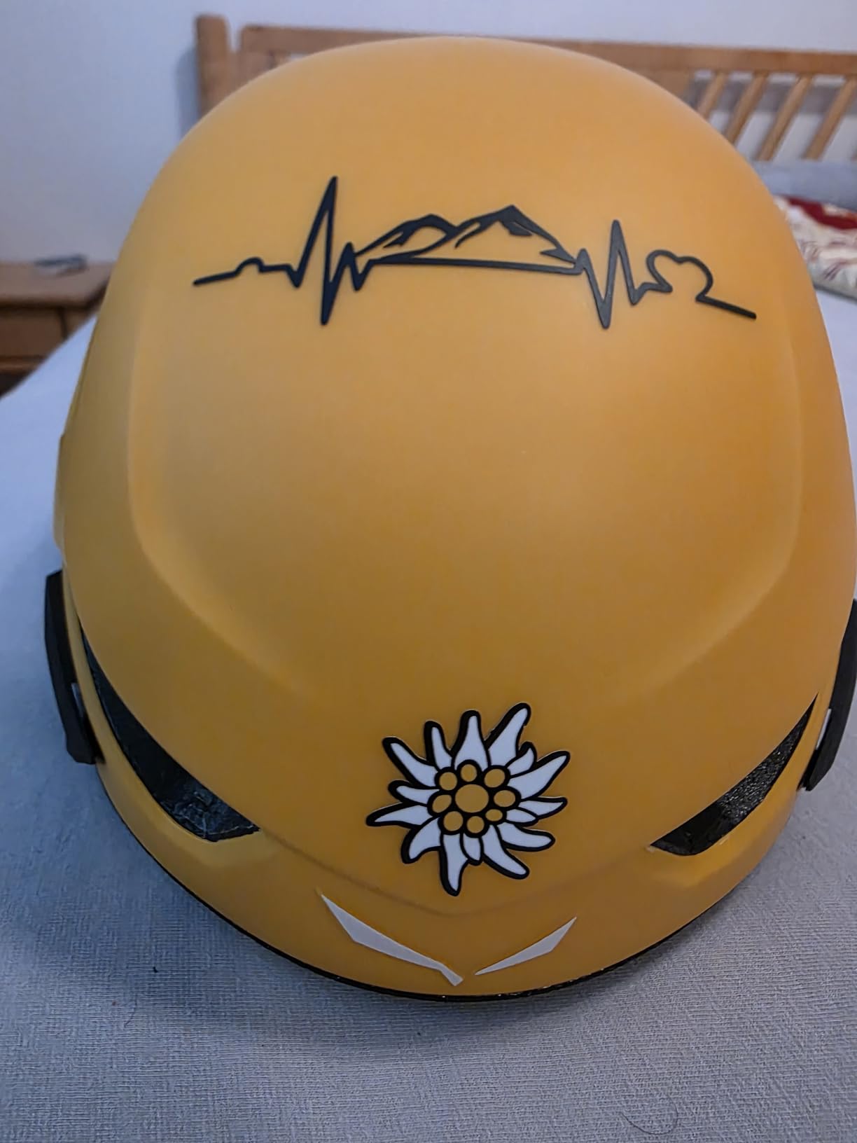 Buon casco da alpinismo