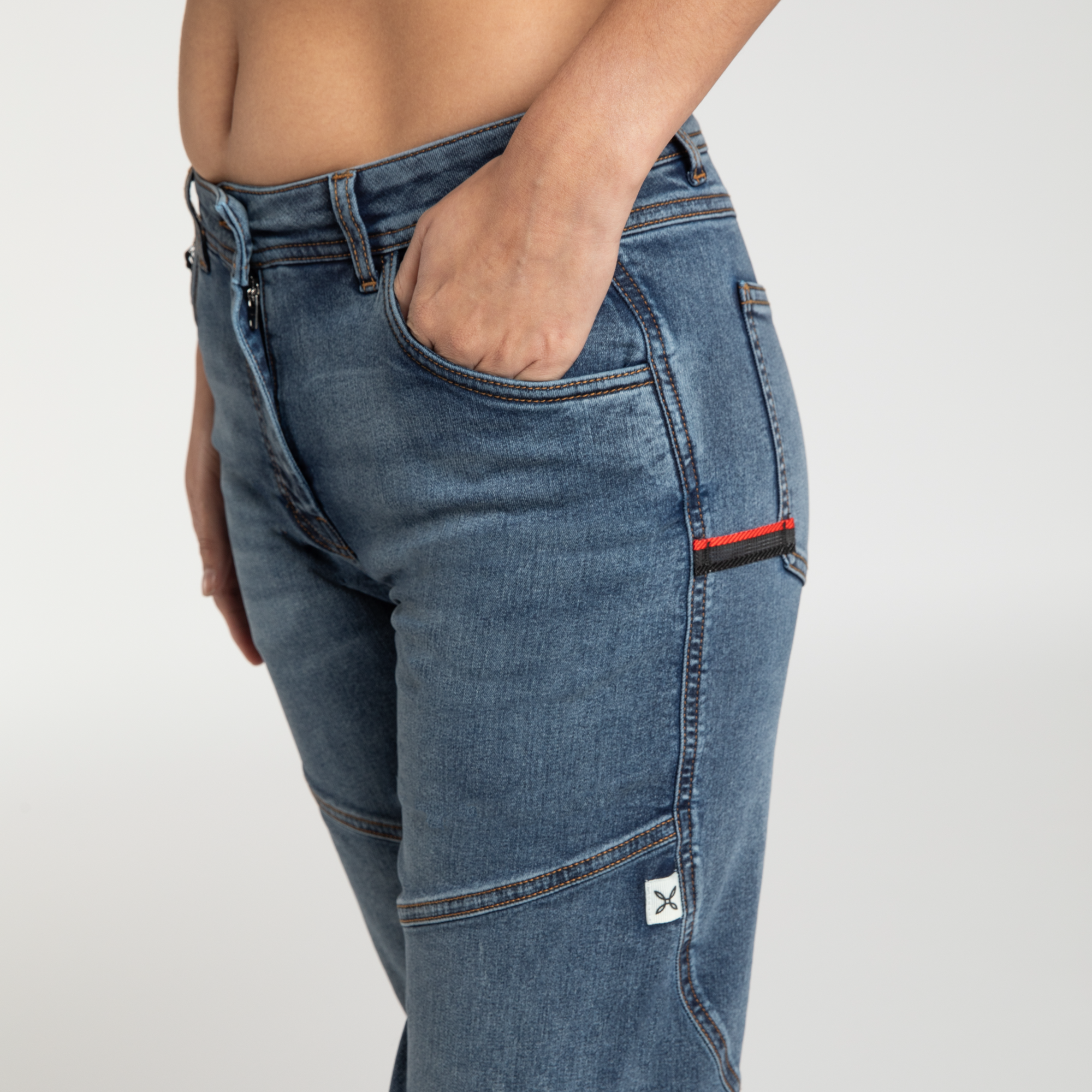 montura-allez-denim-pants-woman-pantaloni-arrampicata-donna image 7