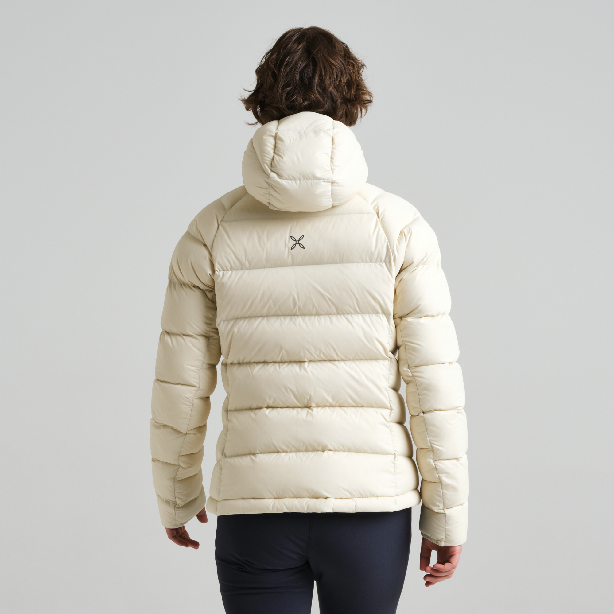 montura-alp-hooded-duvet-woman-piumino-in-piuma-d-oca-con-cappuccio image 4