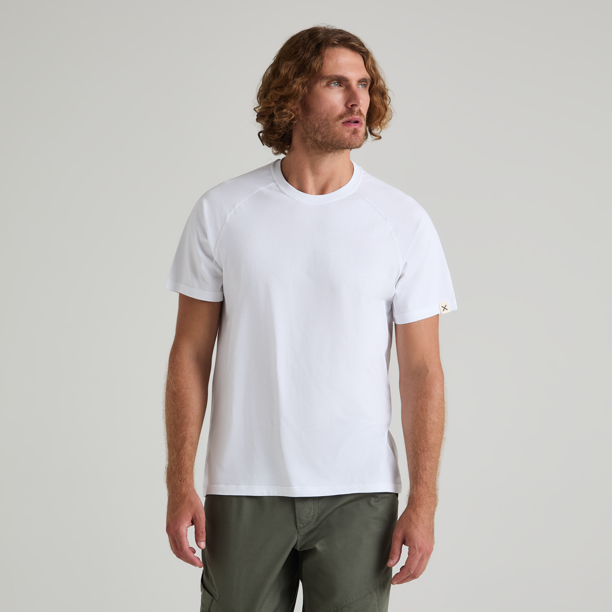 montura-minimal-logo-t-shirt-t-shirt-uomo-in-cotone-bio image 5