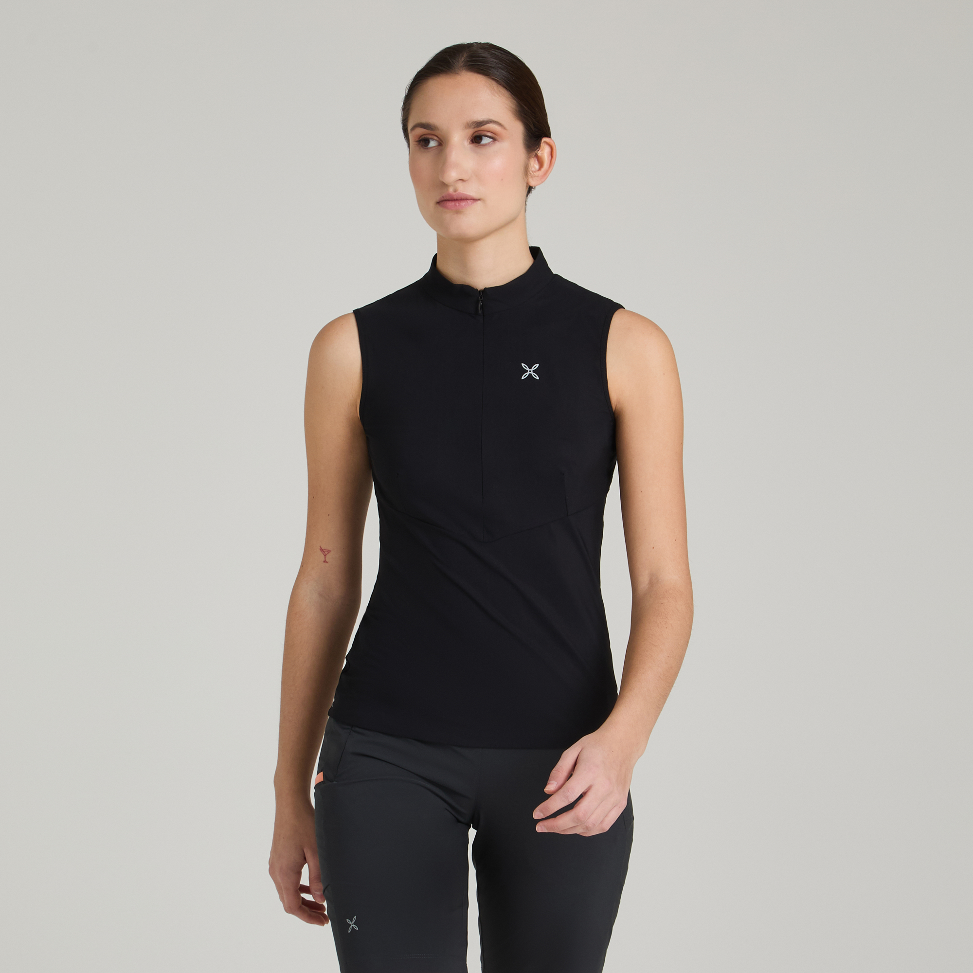 montura-sensi-zip-canotta-woman-canotta-sportiva-donna-con-zip-frontale image 8