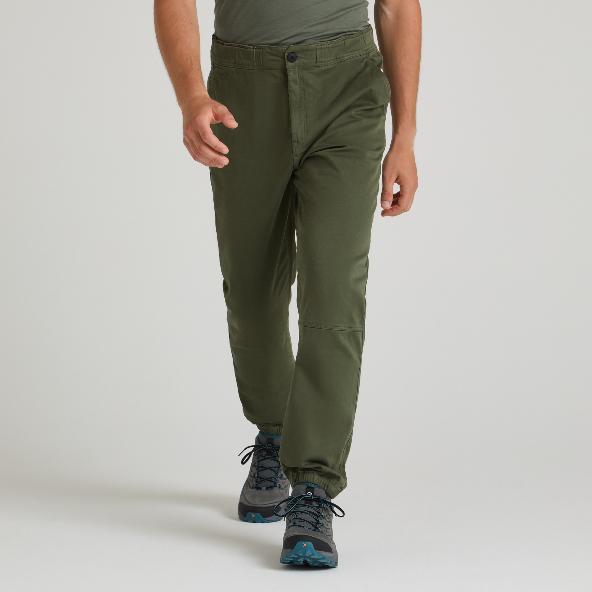 montura-wander-cotton-pants-pantaloni-uomo-in-gabardina-cotone-stretch image 1