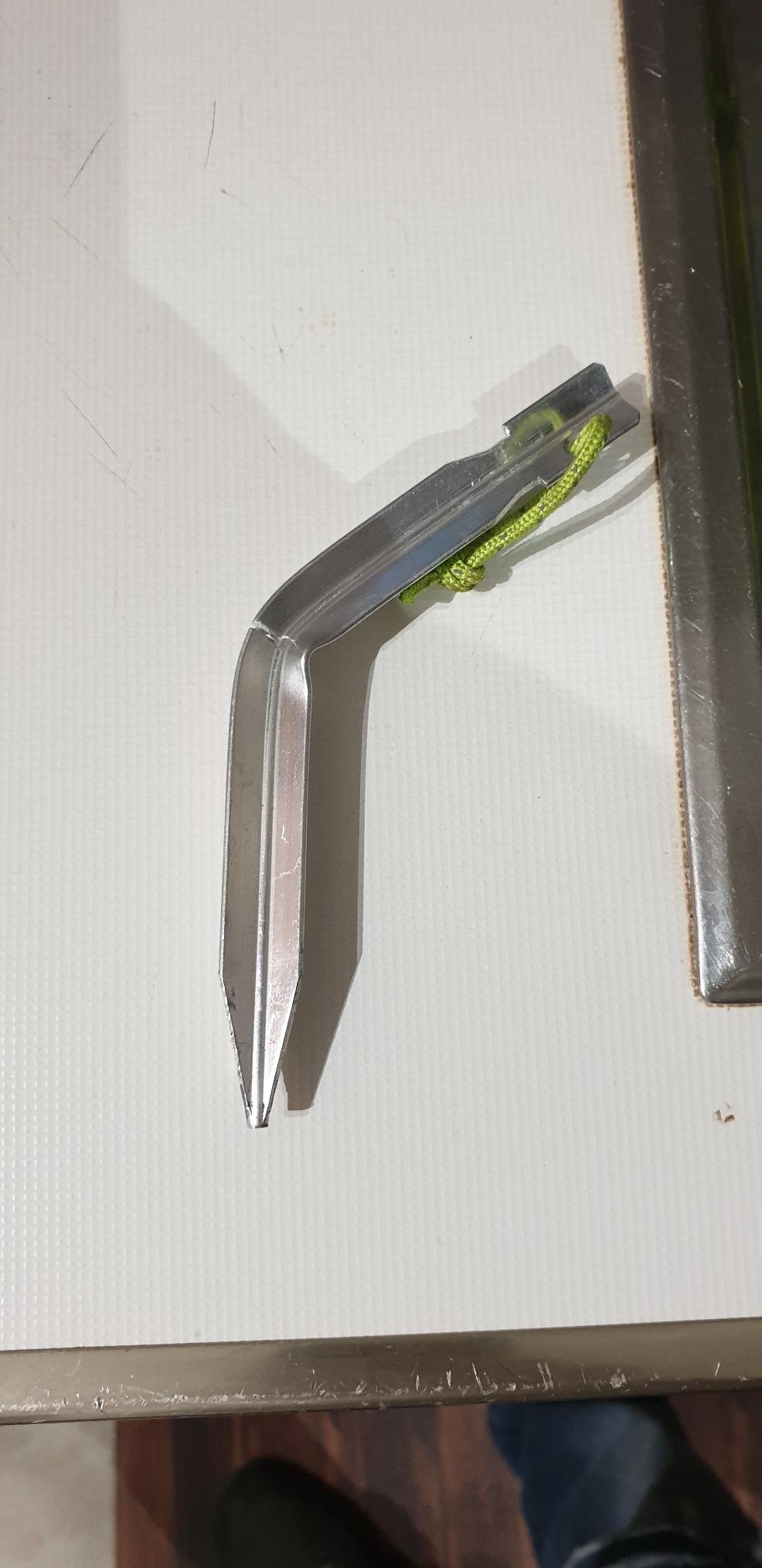 Cerniera rotta